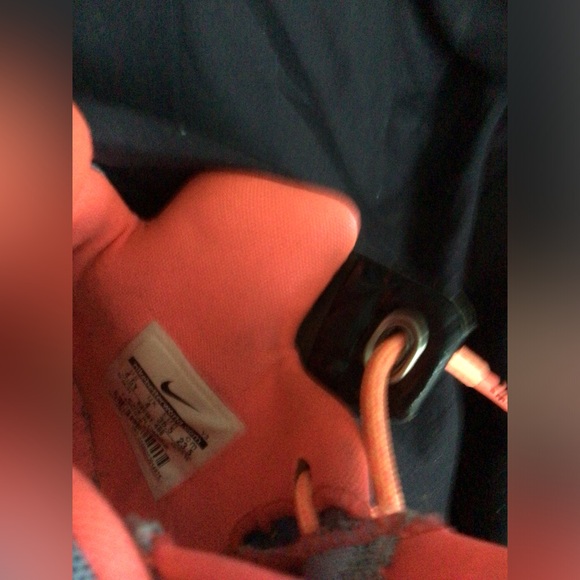 BIG KIDS NIKE LEBEON JAMES BASKETBALL SHOES - Picture 6 of 7